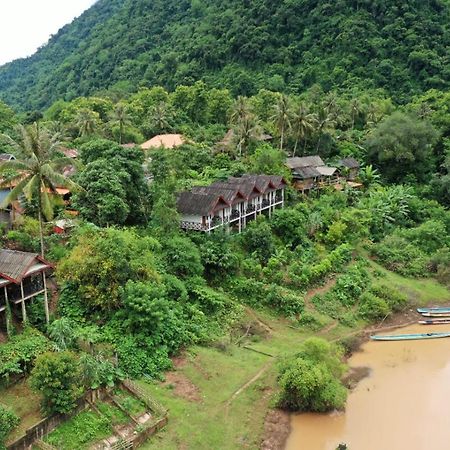 Pdv Guesthouse Muang Ngoi Exterior photo
