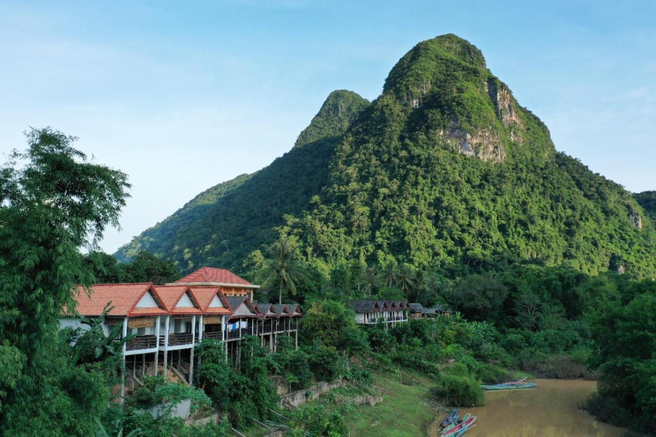 Pdv Guesthouse Muang Ngoi Exterior photo