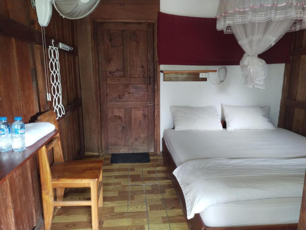Pdv Guesthouse Muang Ngoi Exterior photo