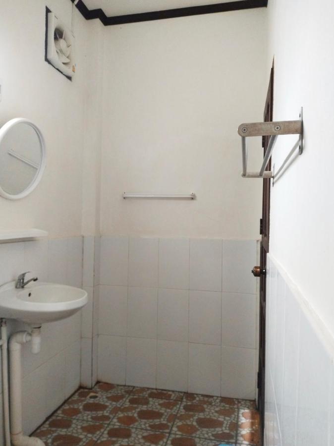 Pdv Guesthouse Muang Ngoi Exterior photo